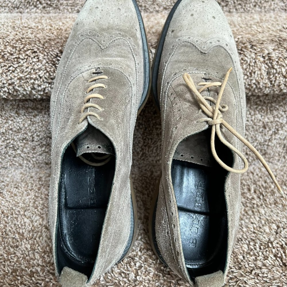 Burberry Men’s  Beige  Suede Oxford Brogues. - Picture 8 of 13